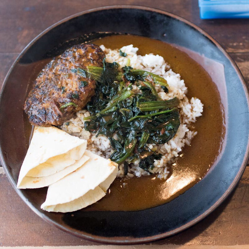 ハンバーグカレー+ほうれん草、トルティーヤ(インデアン （indean）)