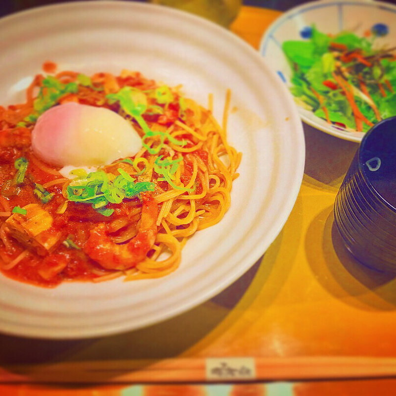 海老とモッツァレラチーズと温玉のミートぱすた(京風スパゲッティー 先斗入ル 新宿サブナード店)