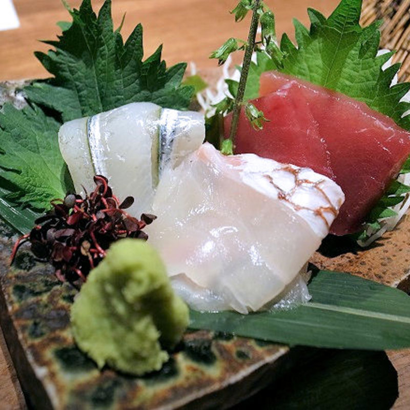 鮮魚刺身盛り合わせ(つくね侍 さかのうえ)