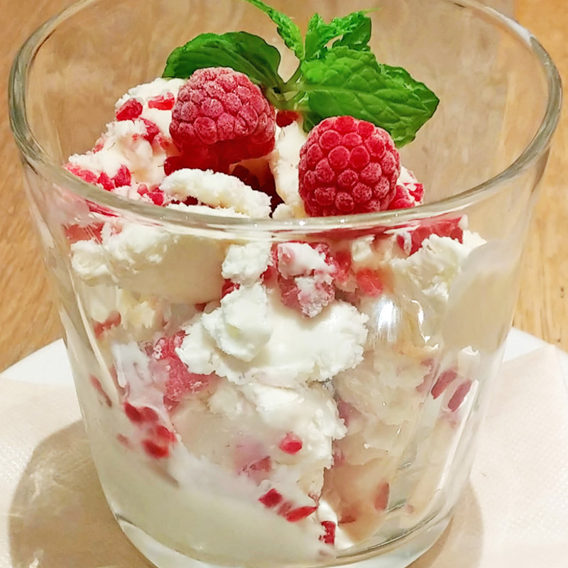 フルーツのアイスクリーム(eightdays dining)