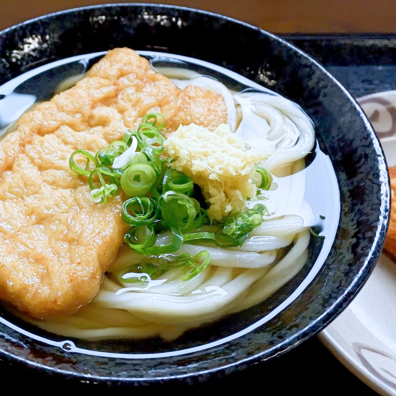 きつねうどん（かけそのまま+お揚げ）(こだわり麺や 綾南店 )