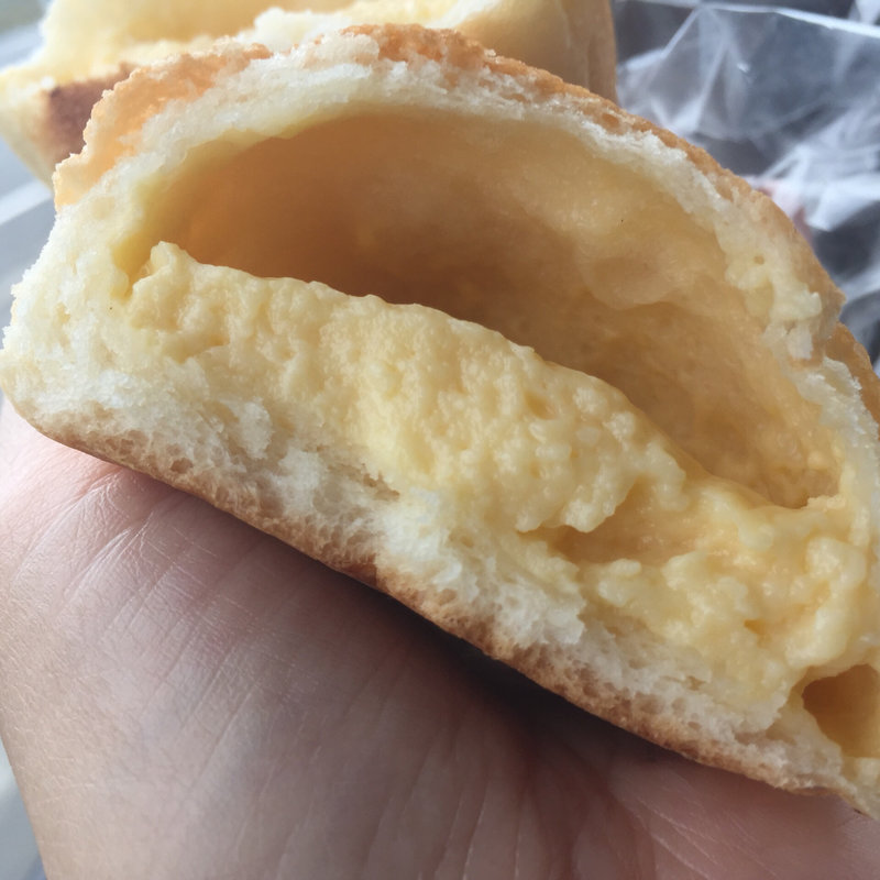 クリームパン(BOULANGERIE PLEURARD)