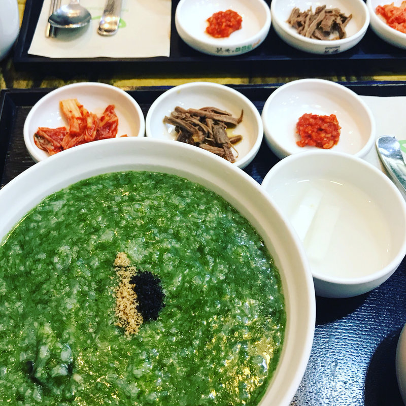 カプサアオノリと牡蠣のお粥(ボンジュク&ビビンバcafe 新大久保店)