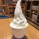 べこの乳ソフトクリーム(日本橋ふくしま館 MIDETTE)