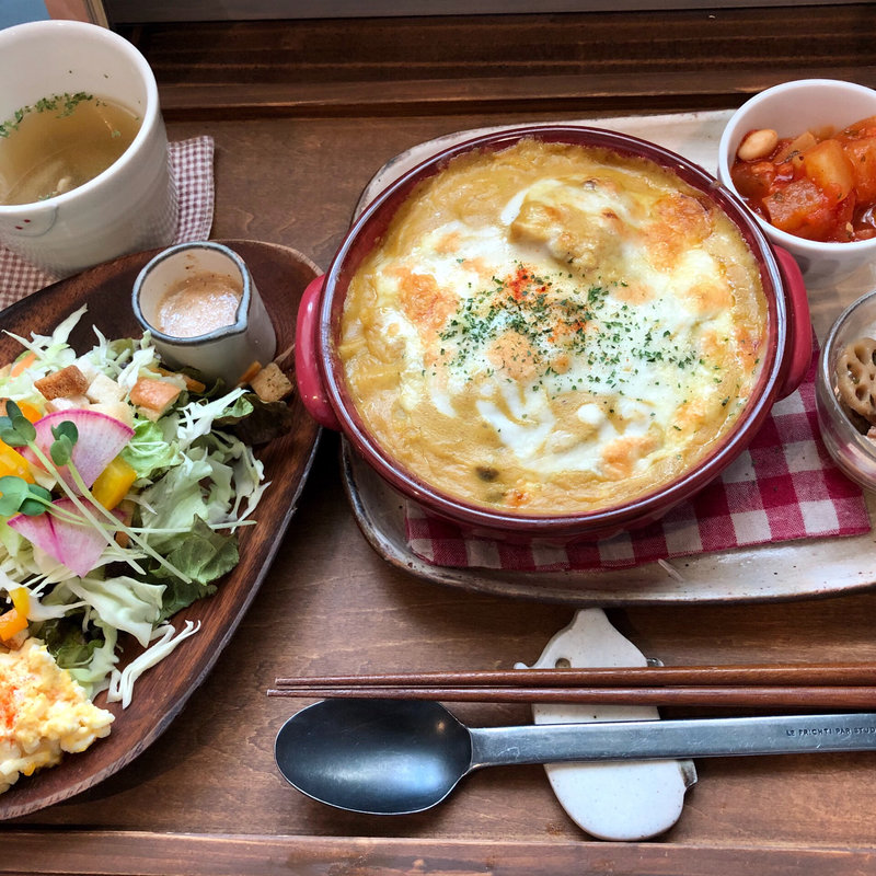 ぺこりんプレート(にじいろcafe ＆ にじバル)