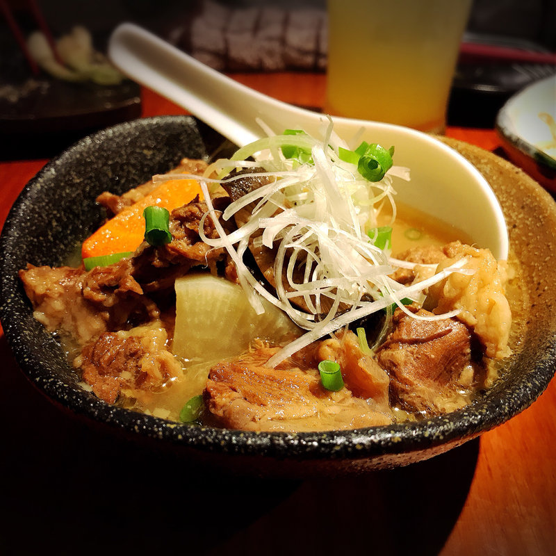 とろとろ石垣牛の牛すじ煮込み(沖縄酒場みんさぁ)