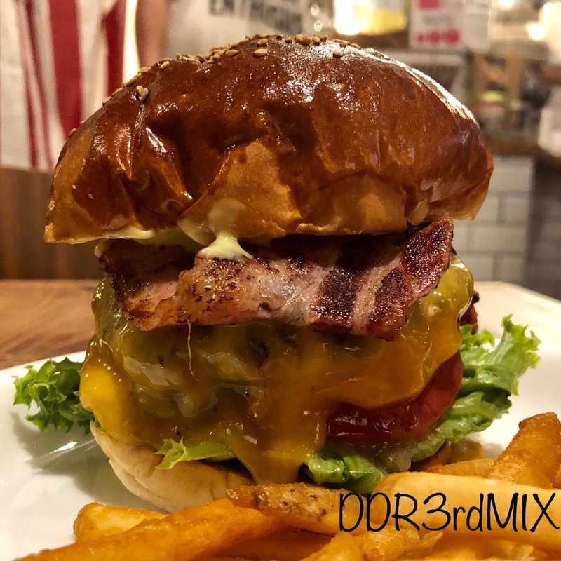 ベーコンチーズバーガー(ハンバーガー&サンドイッチ カフェ サンドライフ)