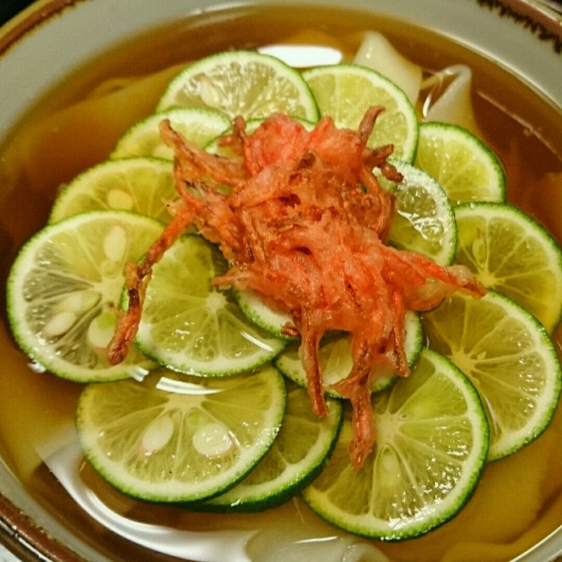 すだち冷かけきしめん(手打ちうどん 味噌煮込みうどん みのや)