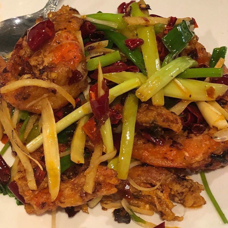 殻付き新鮮大エビ10種のスパイス香ばし揚げ(本格 中華料理 陳家私菜 赤坂1号店)