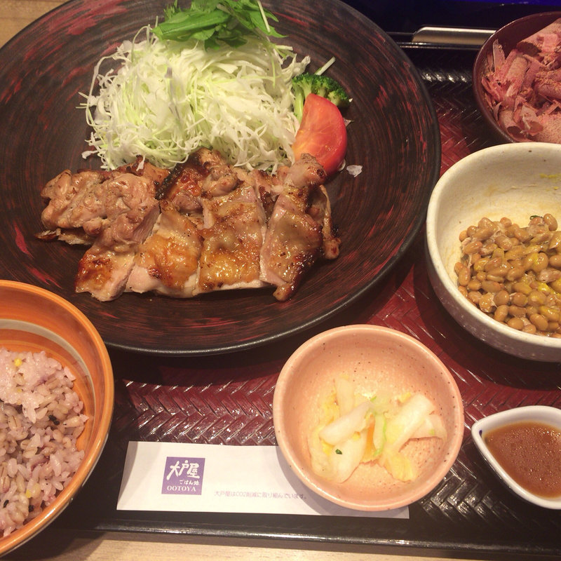 もろみチキン炭火焼定食(五穀ご飯小盛り)+おぼろ豆腐+納豆(大戸屋ごはん処 新宿西口大ガード店)