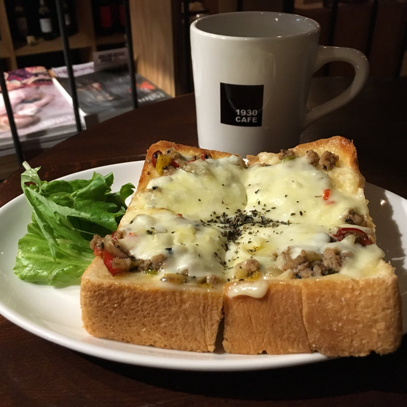 ガパオトースト(1930CAFE （イチキュウサンゼロカフェ）)