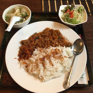 ミャンマー風野菜たっぷりカレー(ヤマニャ )