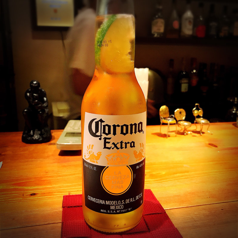 コロナビール(M.E.S. Cafe & Bar)