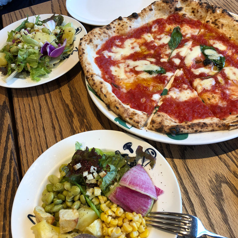 マルゲリータピザ(マーノ エ マーノ (mano-e-mano))