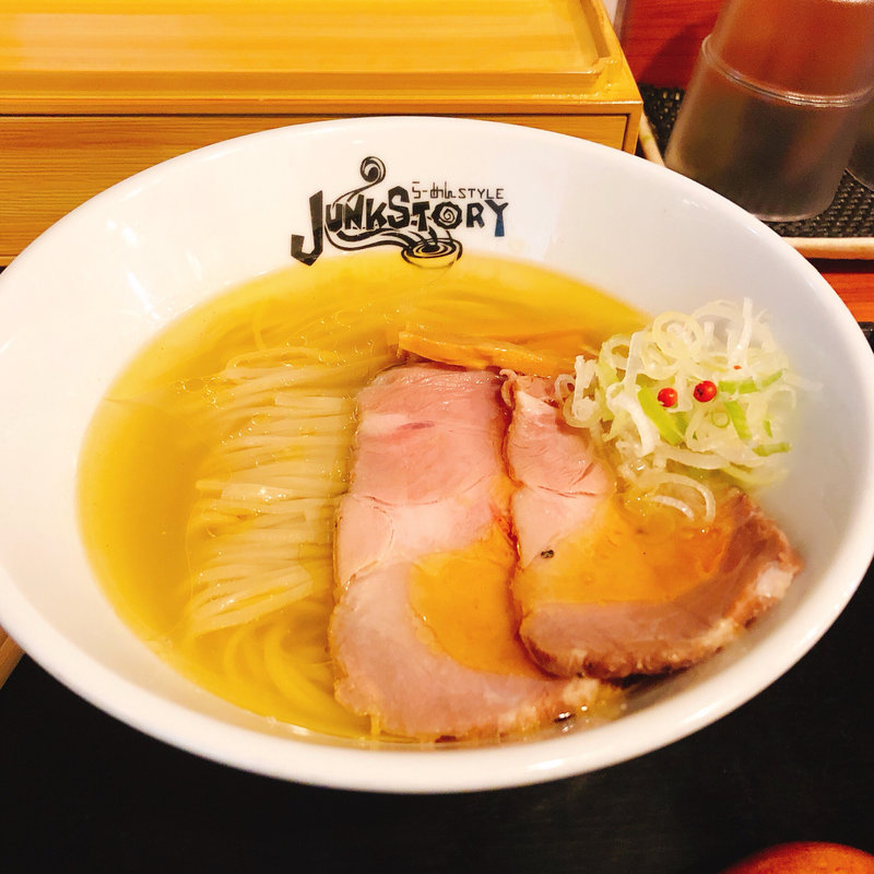 トリフ香る鳥塩そば(らーめんstyle JUNK STORY （ラーメンスタイルジャンクストーリー）)