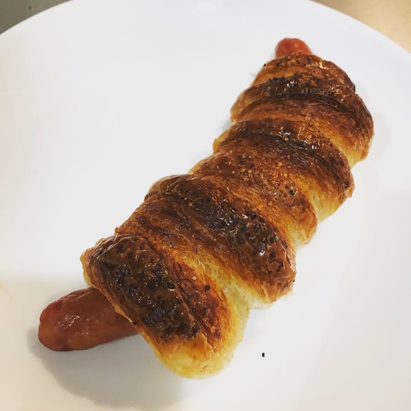 ソーセージパン(アヤセベーカリー)