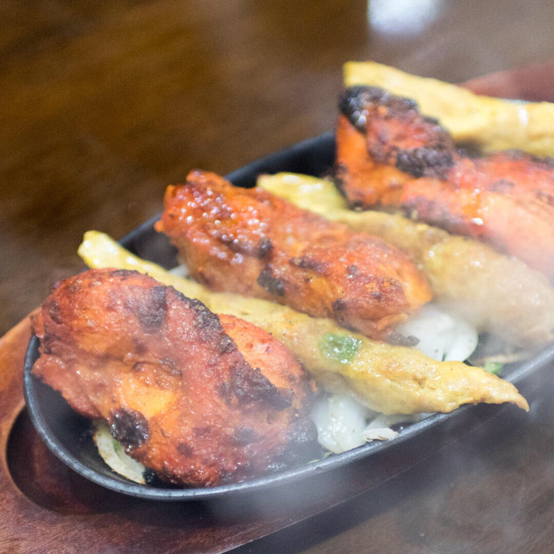 タンドリーチキンとケバブ(ネパールレストラン スバス)