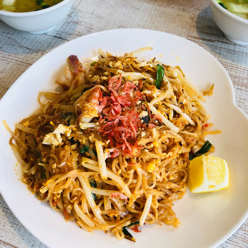 パッタイ（ライスヌードルの焼きそば ）(サイアム食堂 湯島店)