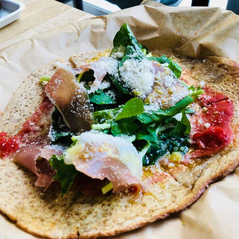 ブッラータのピッツァ(SHIBUYA CHEESE STAND 渋谷チーズスタンド)