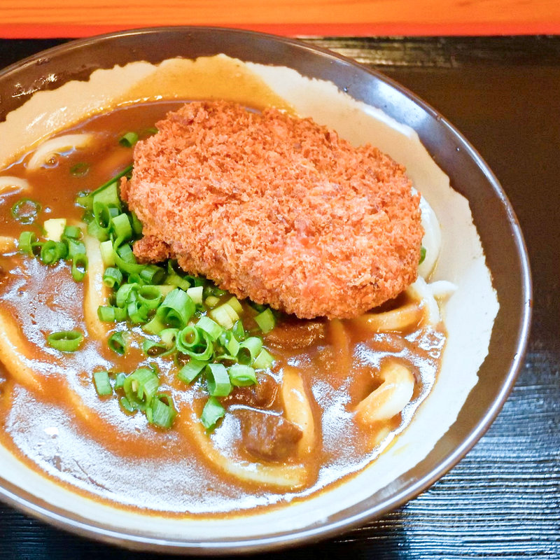 コロッケカレーうどん（かけうどん+肉コロッケ）(根っこ )