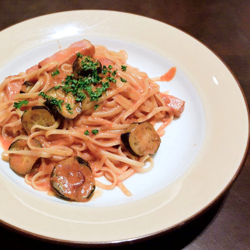 アマトリチャーナ風 ナスのピリ辛トマトクリームソース(アルボーレ 太田店 （ALBORE）)