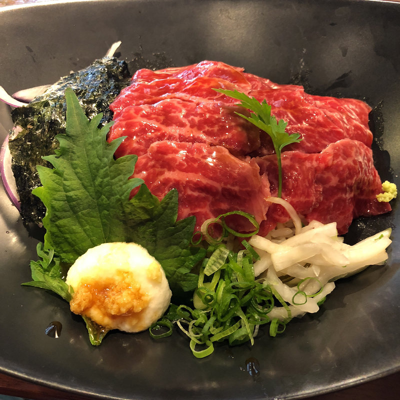 GYKNIKUTEKKA丼(近江牛ダイニング OKAKI)