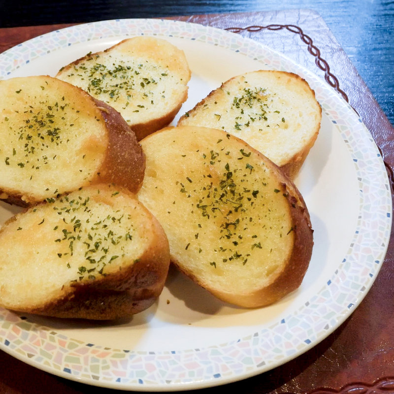 ガーリックのトースト(プリモピアット （PRIMO PIATTO【旧店名】マッキーPRIMO）)