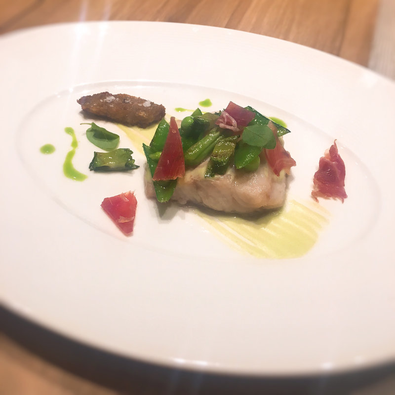 サメガレイの蒸し焼き(＆ ecle （アンド エクレ）)