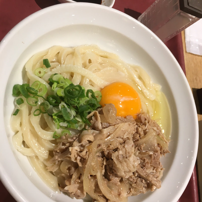 たまりでいただく甘辛ポーク乗せ釜玉うどん(二代目甚八)