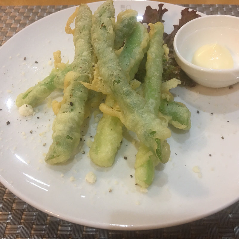 アスパラのフリット(レストラン 小さな森)