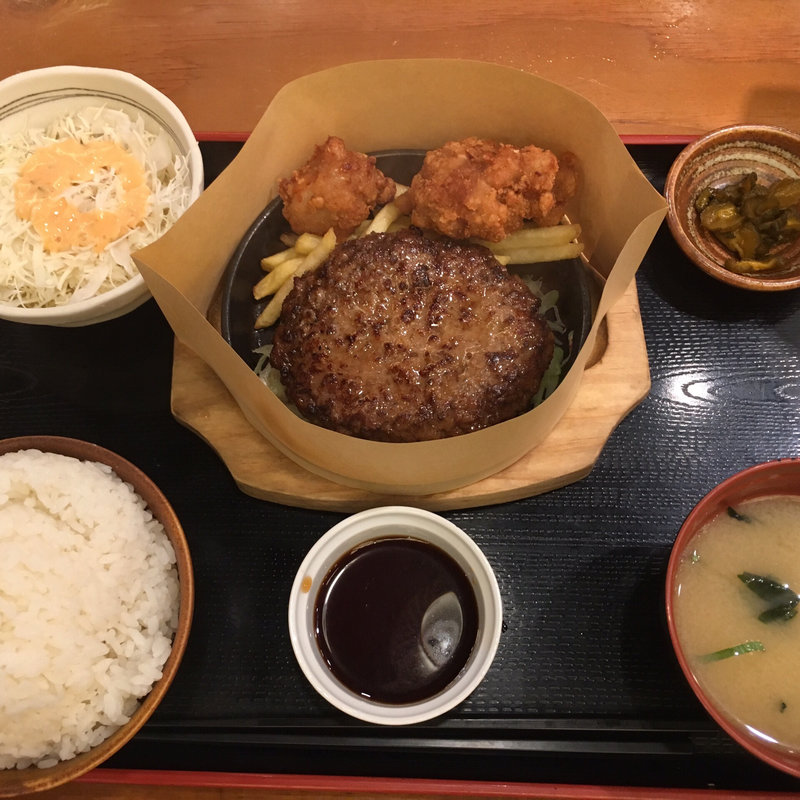 特製ハンバーグ＆やみつき唐揚げ(てけてけ 日本橋三越前店 )