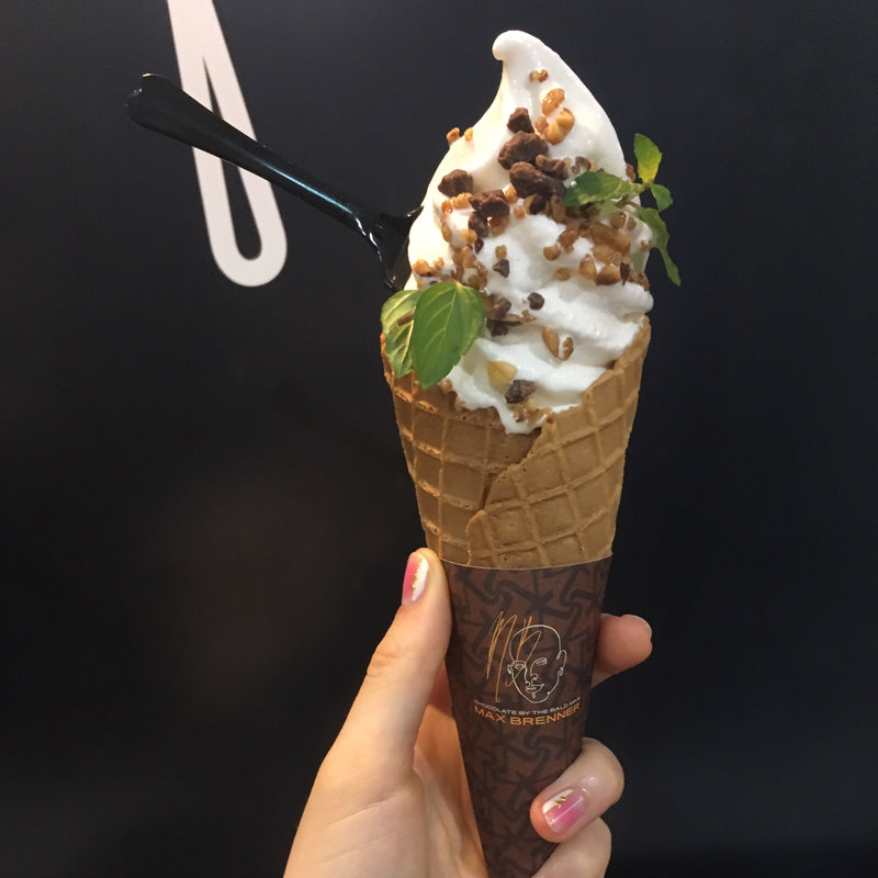 ホワイトチョコミントソフトクリーム(MAX BRENNER CHOCOLATE BAR Omotesando Hills)