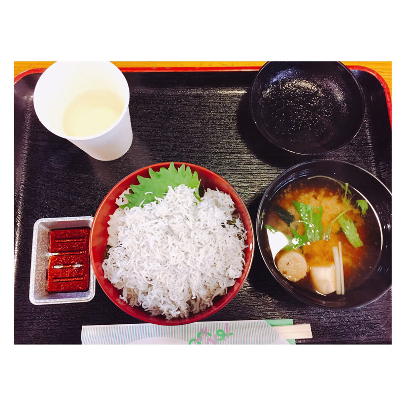 しらす丼(ひろめで安兵衛 （屋台餃子 安兵衛）)