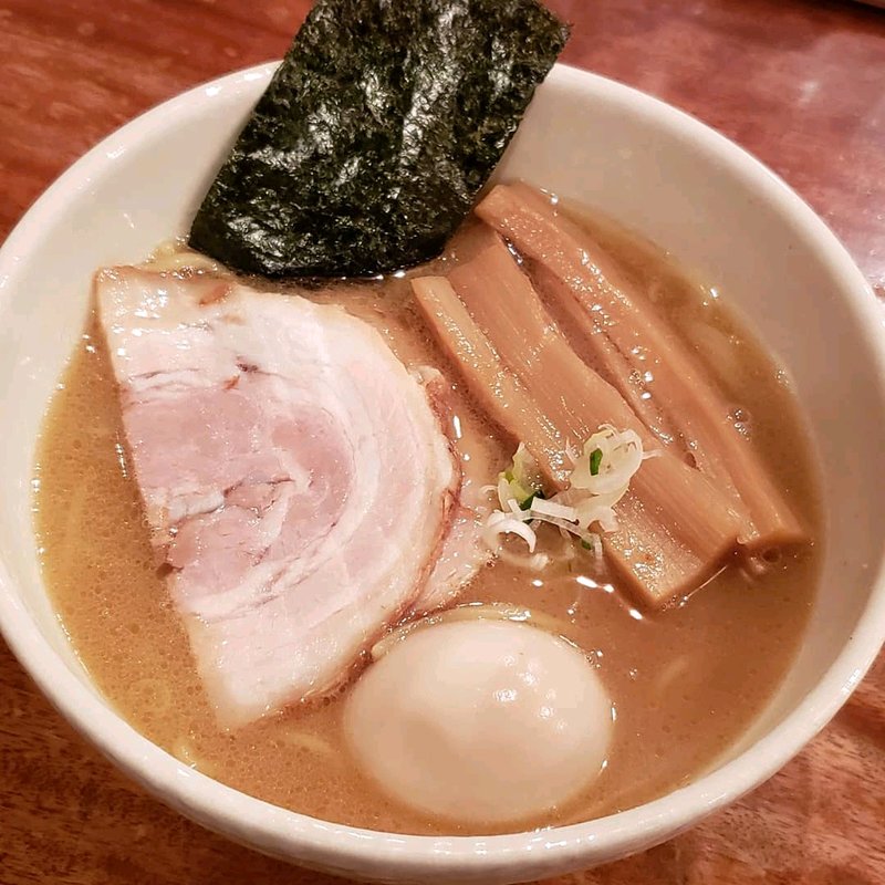 味玉ラーメン(ヌードルズ （noodles）)