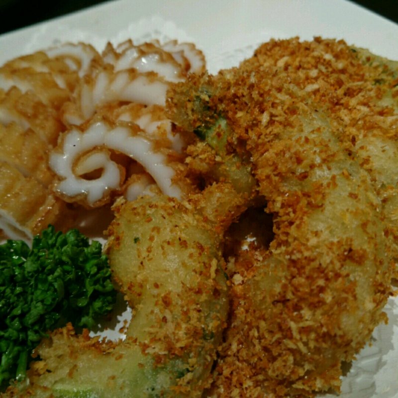 名物いかの天ぷら＆ゴーヤの天ぷら(廣東料理民生 ヒルトンプラザ ウエスト店)