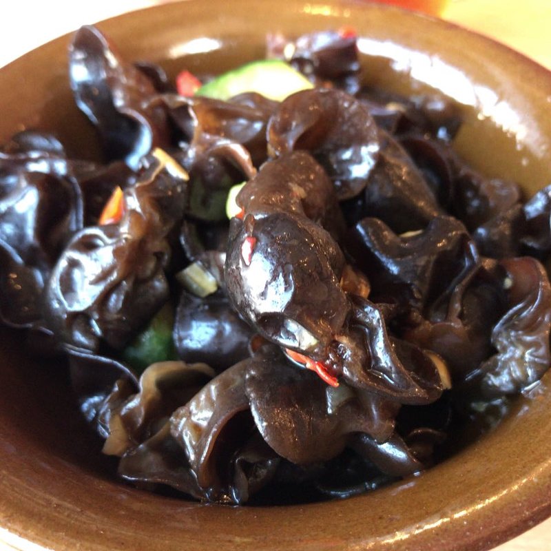 キクラゲの発酵唐辛子和え(湖南菜 香辣里)