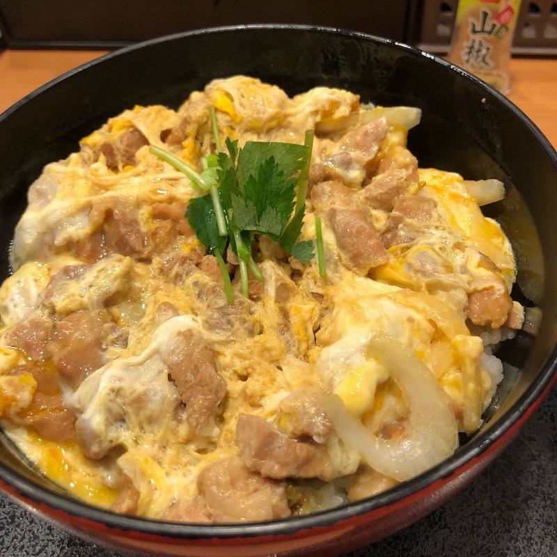 自家製煮豚の豚玉丼(とんから亭 堺鳳東店)