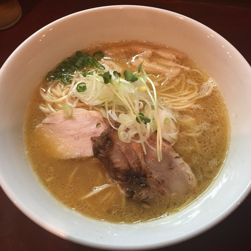 濃厚鶏塩そば(麺屋くまがい)