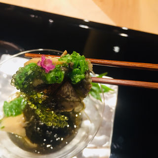 蒸し鮑、青森産岩もずくの酢の物(日本料理　翠 )
