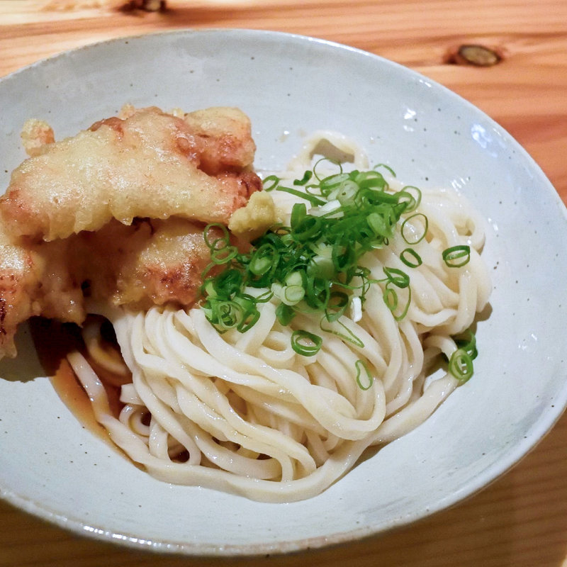 とり天ぶっかけうどん冷(やたがらす UDON（旧名：酒とうどん 一福）)
