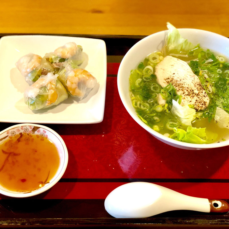 フォーと生春巻き(ミスサイゴンベトナム料理店 )