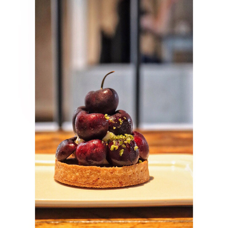 アメリカンチェリーとピスタチオのタルト(cinq)