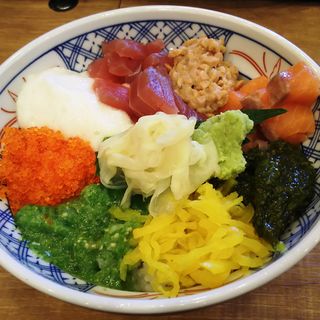 おすすめ！8種類の彩り丼(磯丸水産 川崎駅前店)