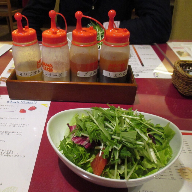 野菜いっぱいのサラダ(壁の穴 茨木ロサヴィア店)