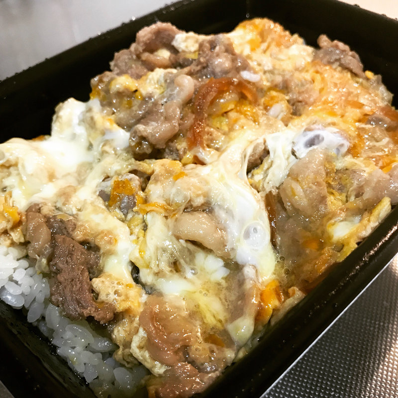 牛とじ丼(肉のヤマキ商店)