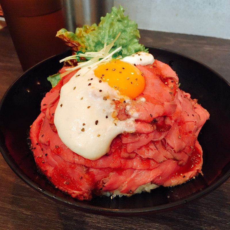 ローストビーフ丼(レッドロック博多大名店)