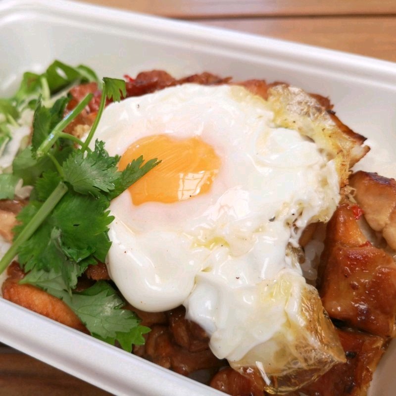 ガイヤーン丼(nico nico cafe(拓殖大学文京キャンパス))