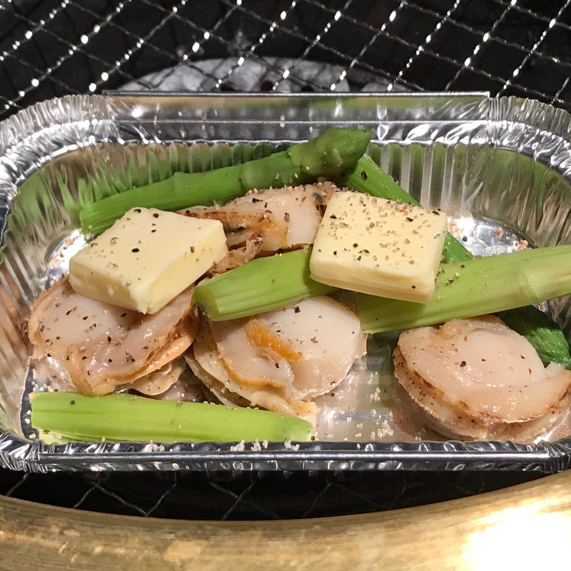 帆立と旬のアスパラの塩バター焼き(焼肉屋さかい 京都一乗寺店 （ヤキニクヤサカイ）)