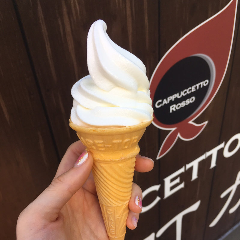 まかいの牧場のソフトクリーム(淡路町カフェ カプチェットロッソ)