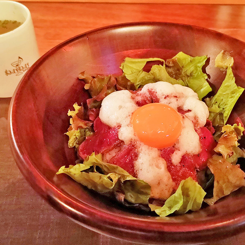 ふわふわ天使のローストビーフ丼(Mサイズ)(癒やしリスニングBAR ねむねむ)